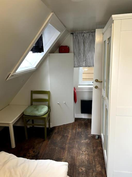 Cozy Apartment In Popular Street Bergen Kültér fotó