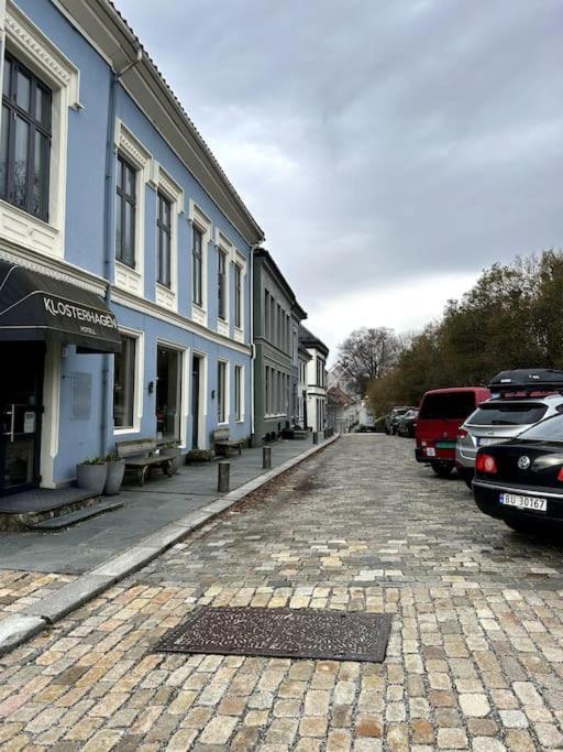 Cozy Apartment In Popular Street Bergen Kültér fotó